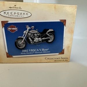 Harley Davidson Hallmark Keepsake 2002 VRSCA V-Rod motorcycle ornament